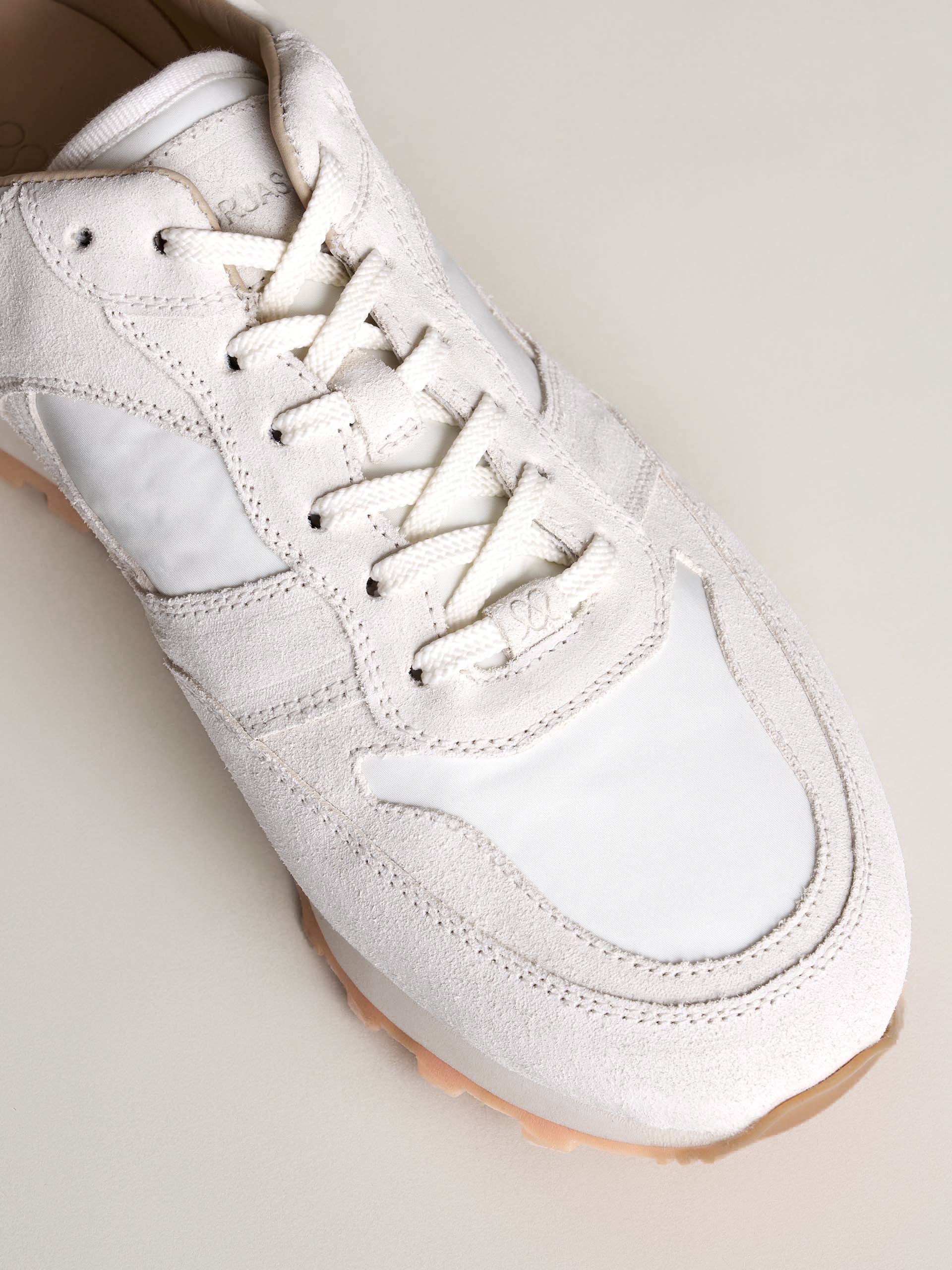 The Trainer - White