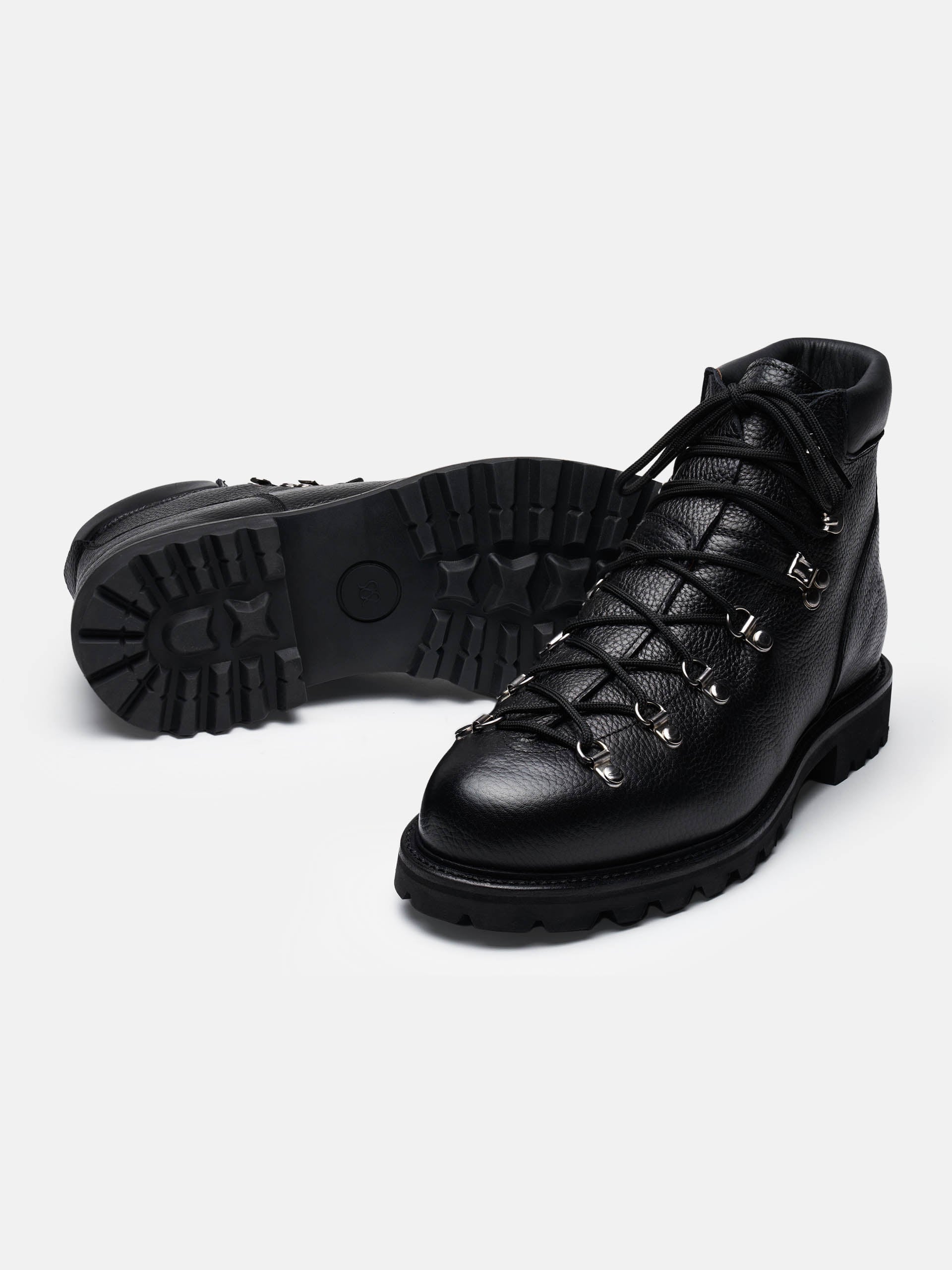 The Hiking Boot - Black Grain